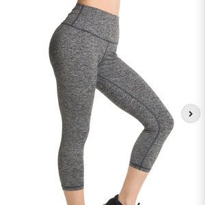 IAB|MFG I am becoming capris